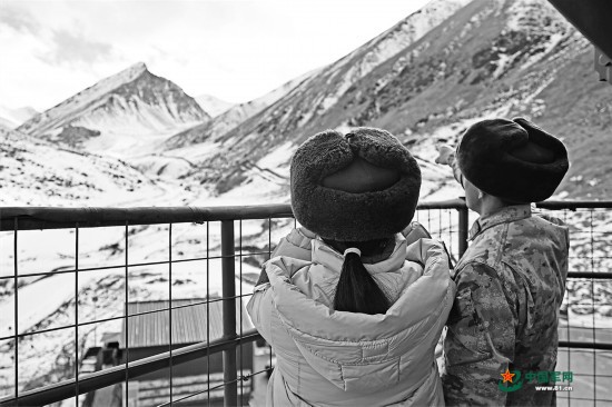 公牛配资 雪线之上的坚守：边关 “春天” 永驻心间