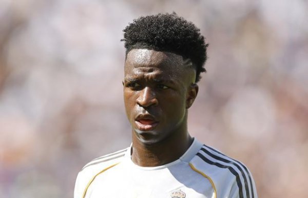 点搭网配资 维尼修斯续约向姆巴佩看齐，引发皇马主管不满：顶薪只有一个